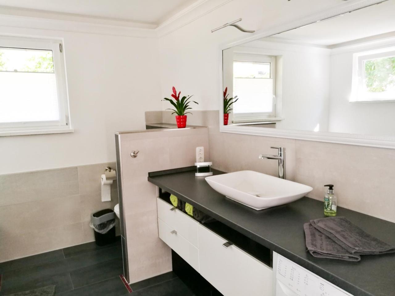 Ferienhaus Goermer Mit Wasserbett Schmolln  Экстерьер фото